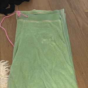 Green sweats never worn